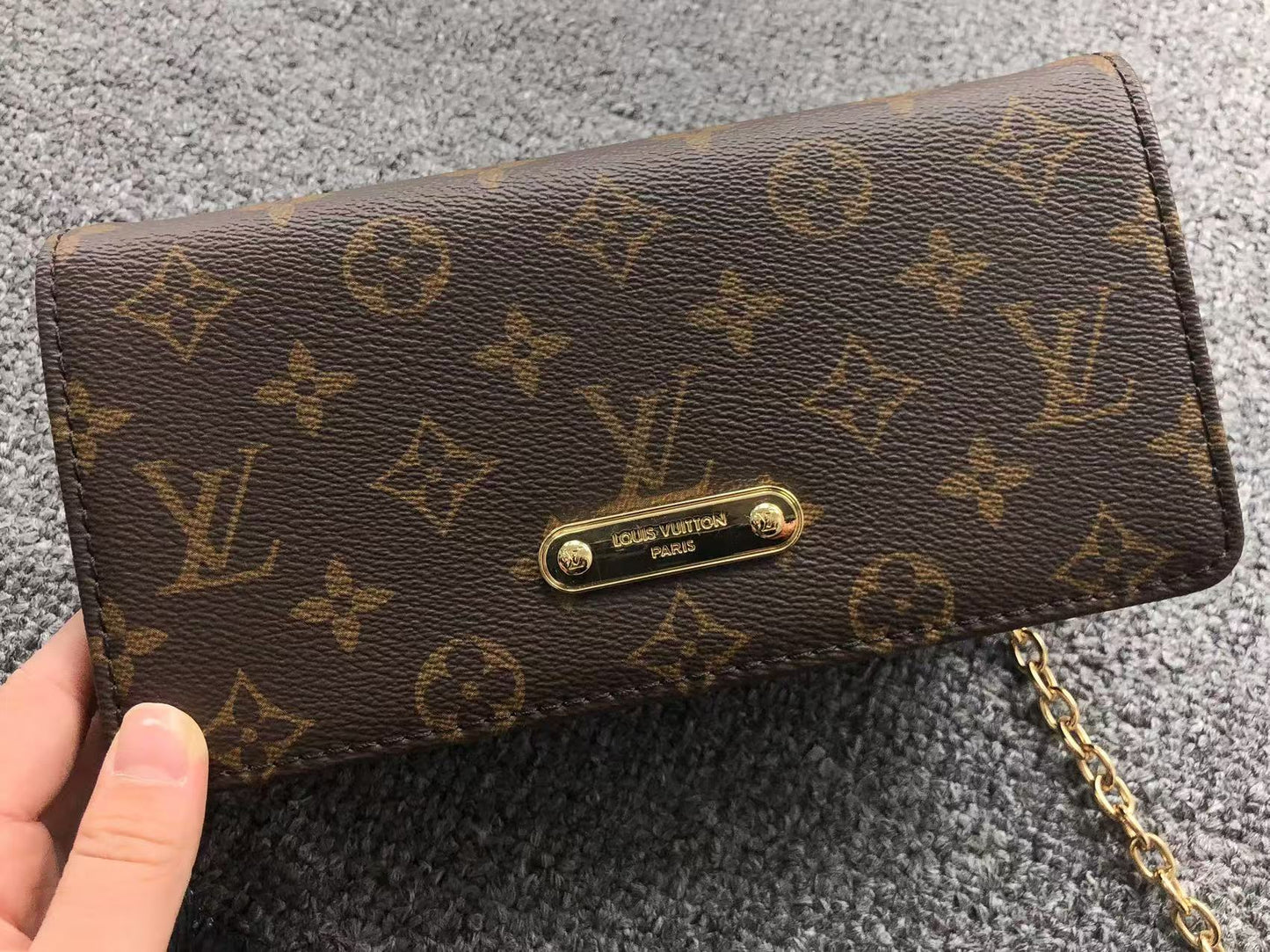 LV. SAC FEMME