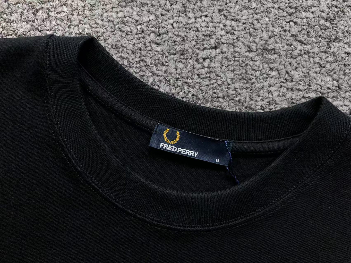 FRED PERRY T-SHIRT