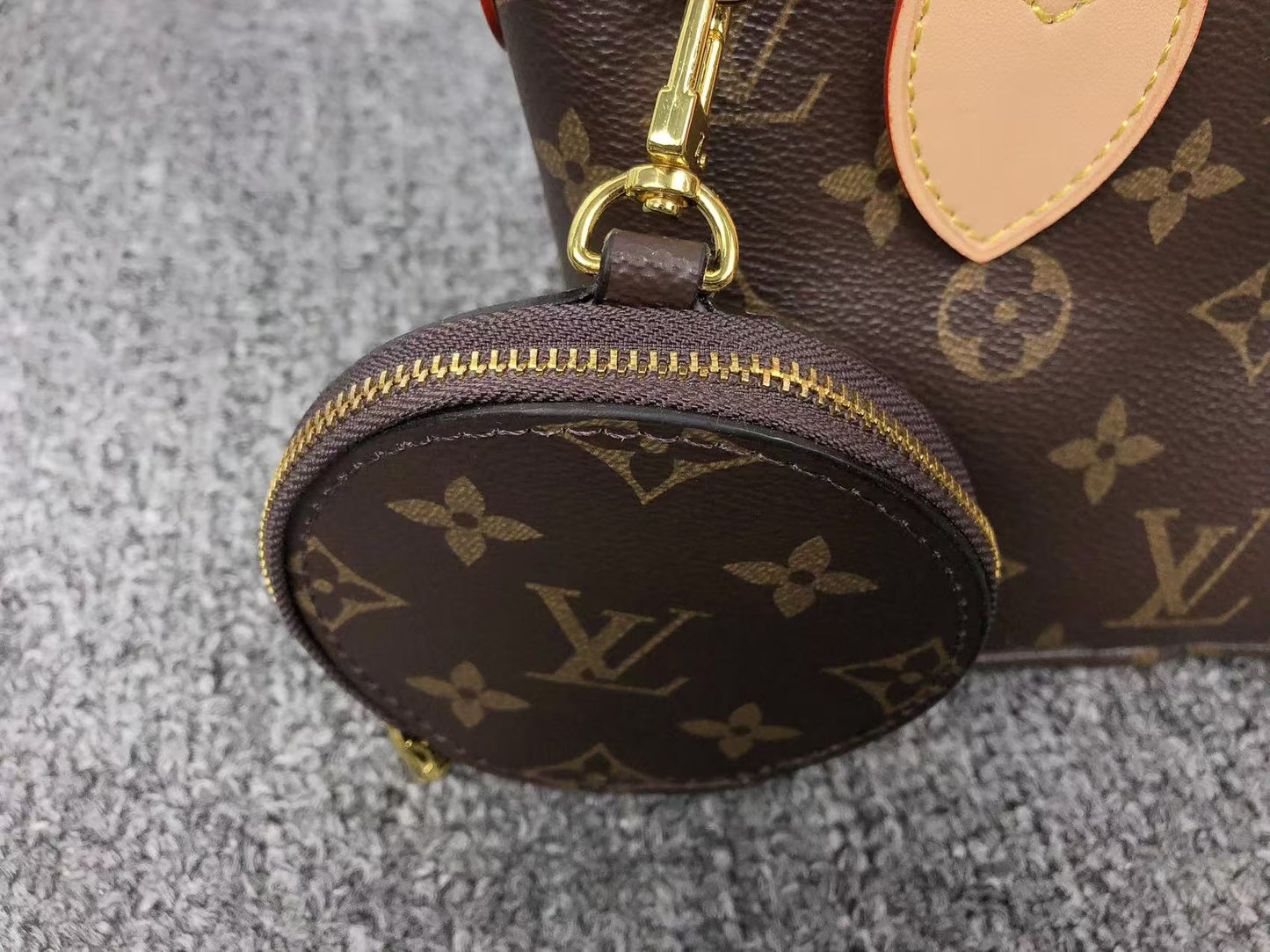 LV. SAC FEMME