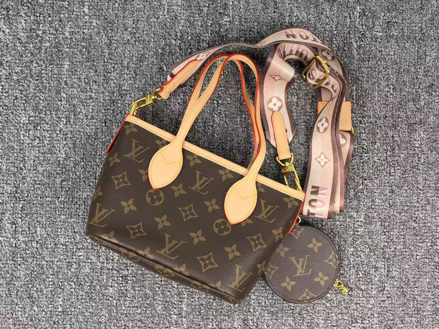 LV. SAC FEMME