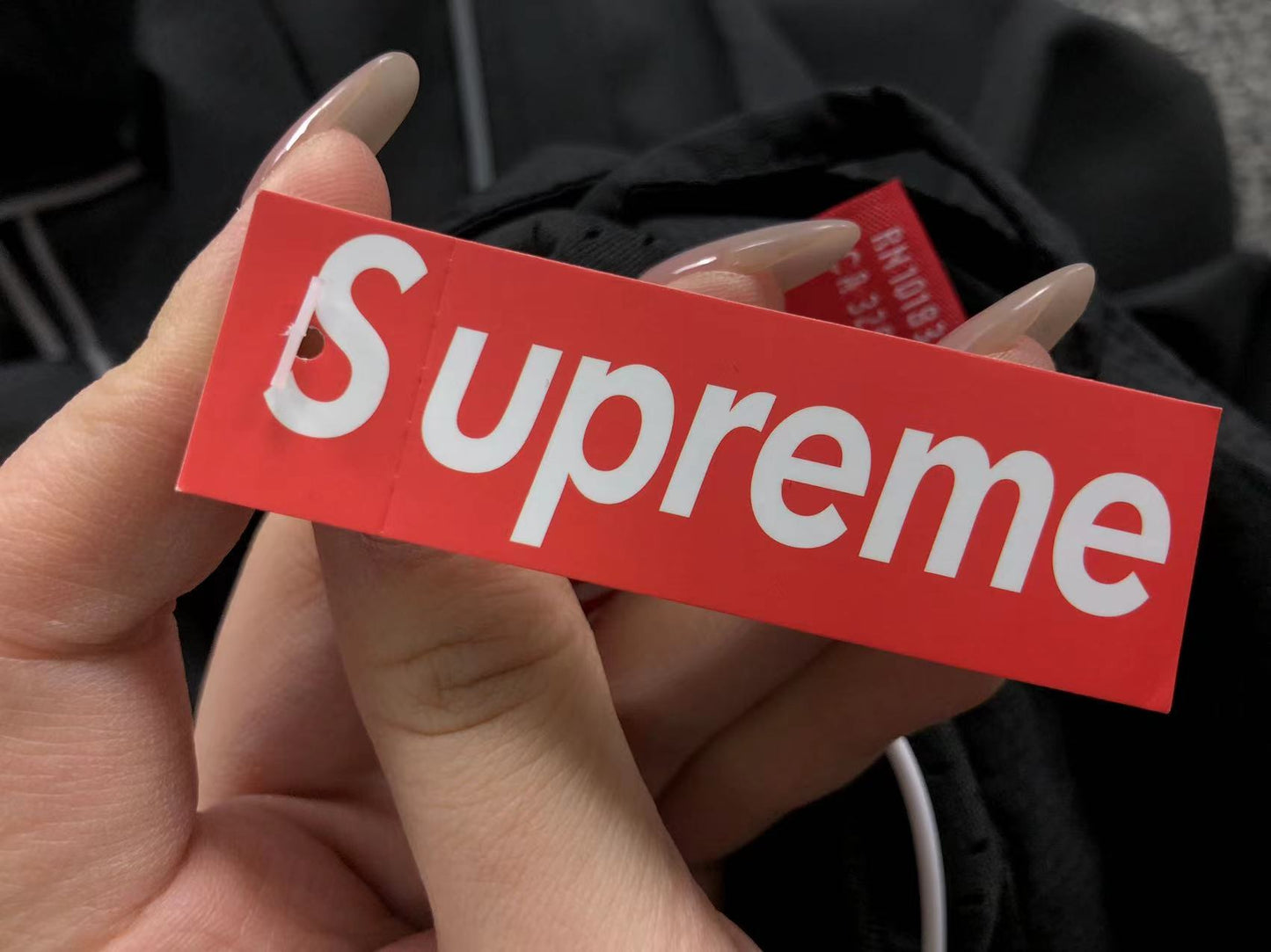 SUPREME T-SHIRT