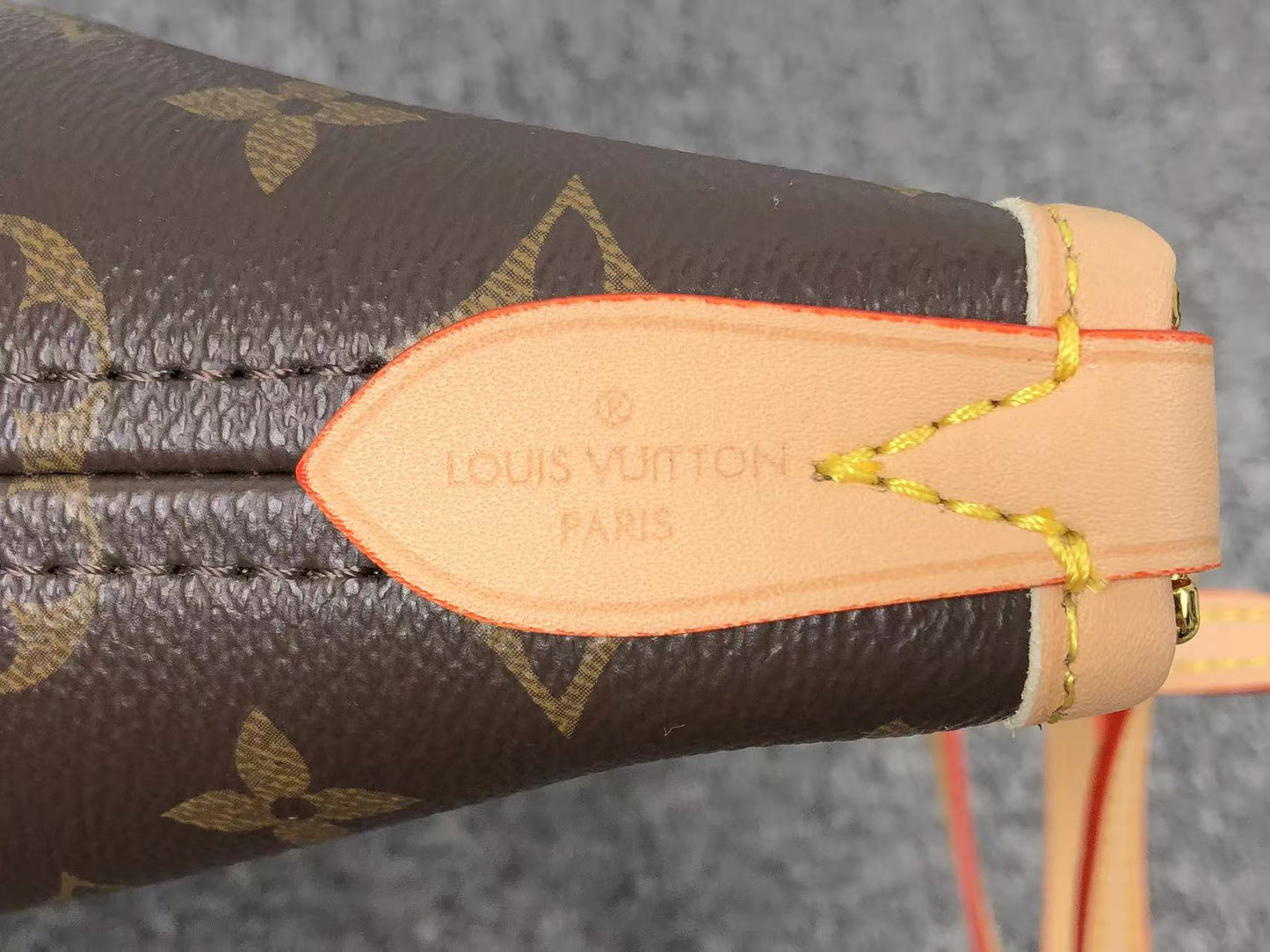 LV. SAC FEMME