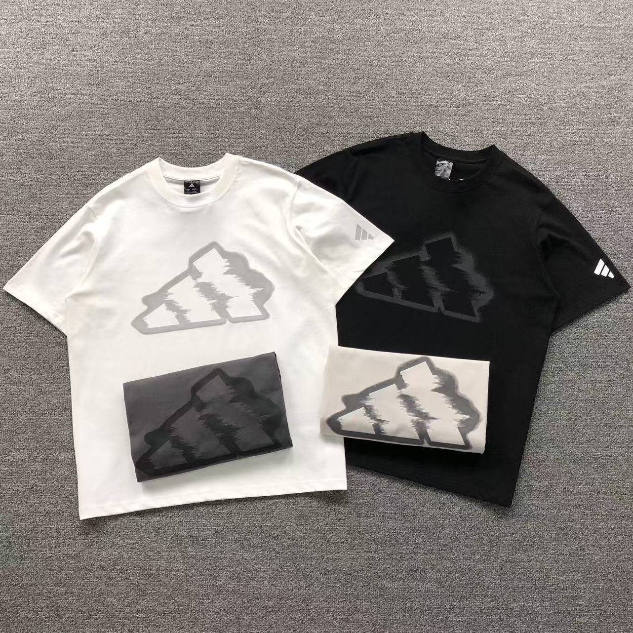 ADIDAS T-SHIRT