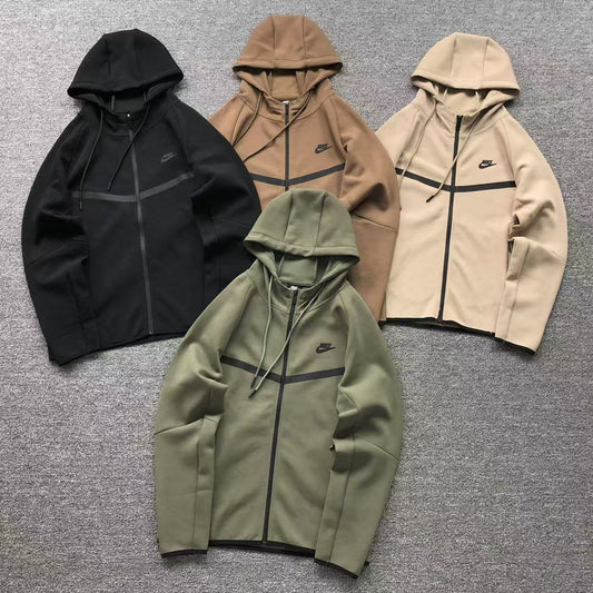 NIKE TECH FLEECE