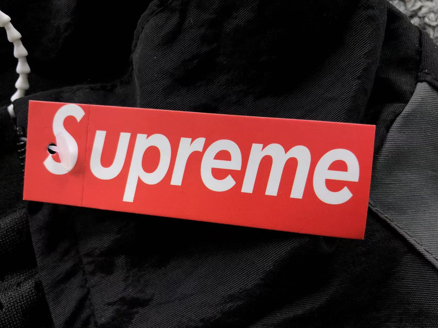 SUPREME VESTE