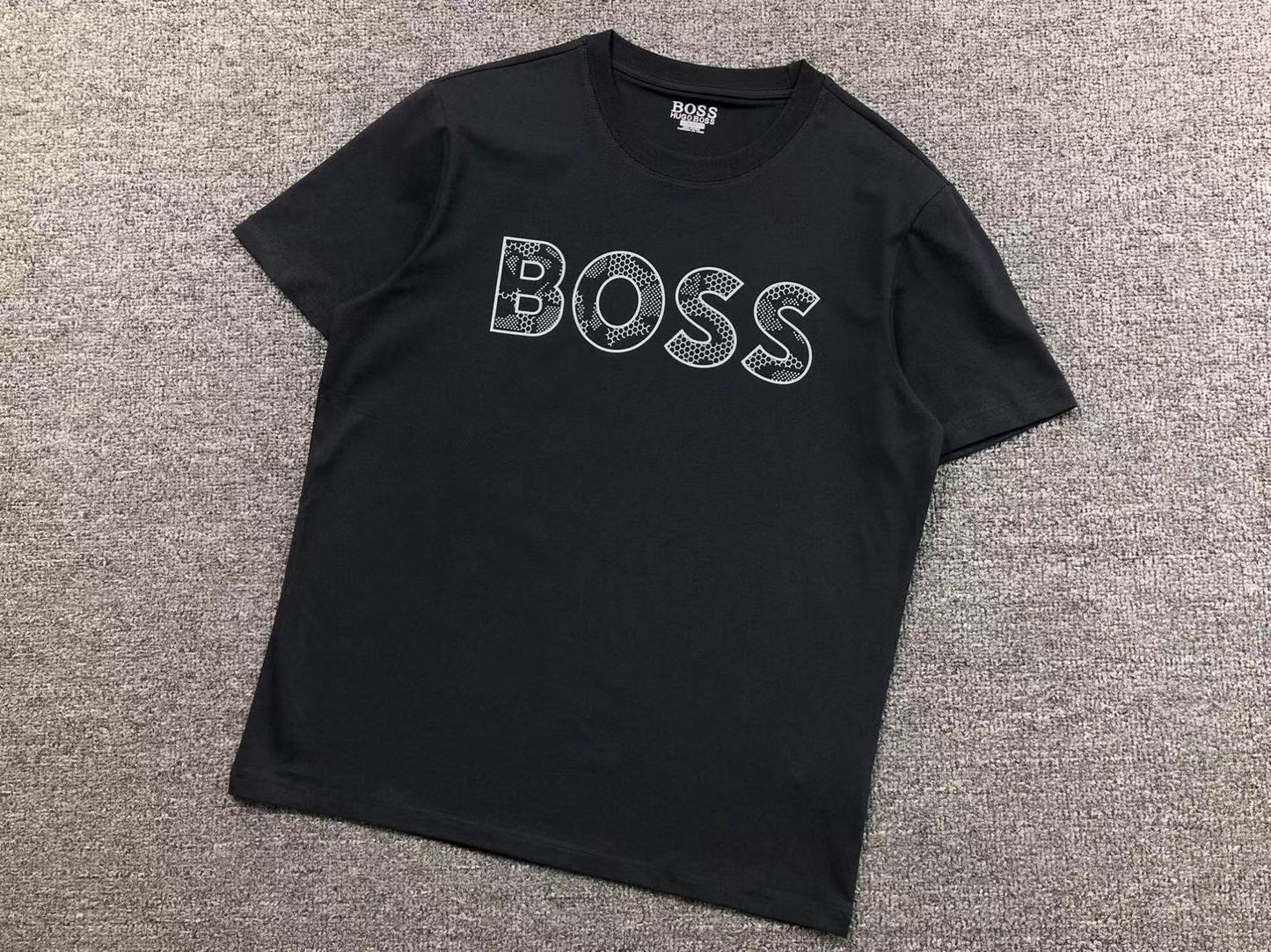 HUGO BOSS T-SHIRT