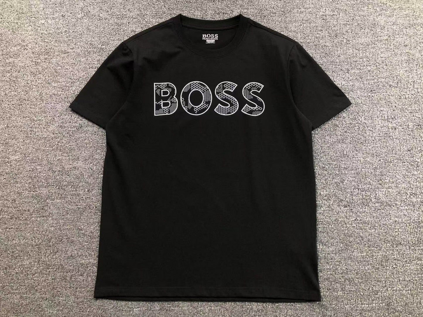 HUGO BOSS T-SHIRT