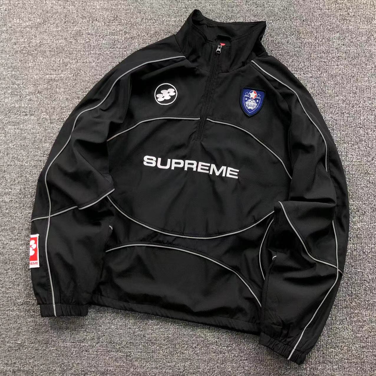 SUPREME T-SHIRT