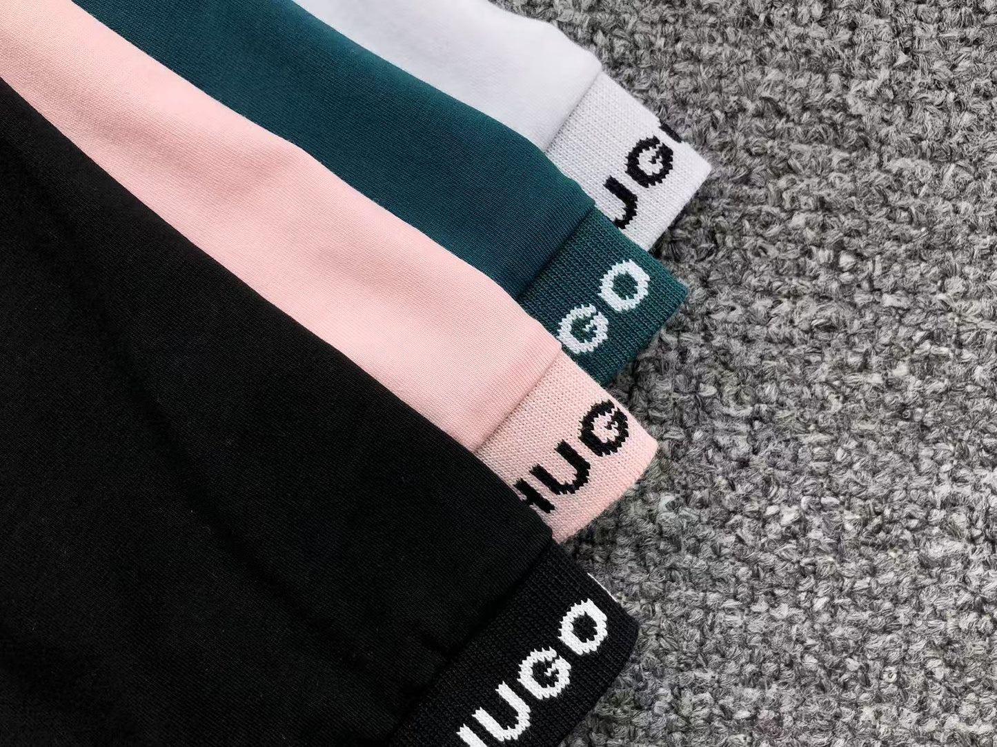 HUGO BOSS T-SHIRT