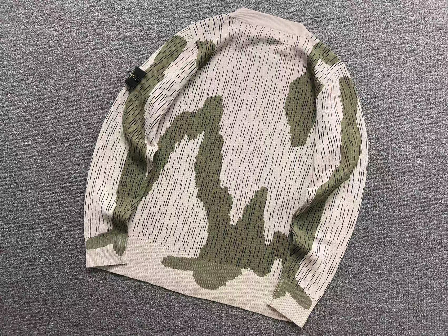 STONE ISLAND PULL