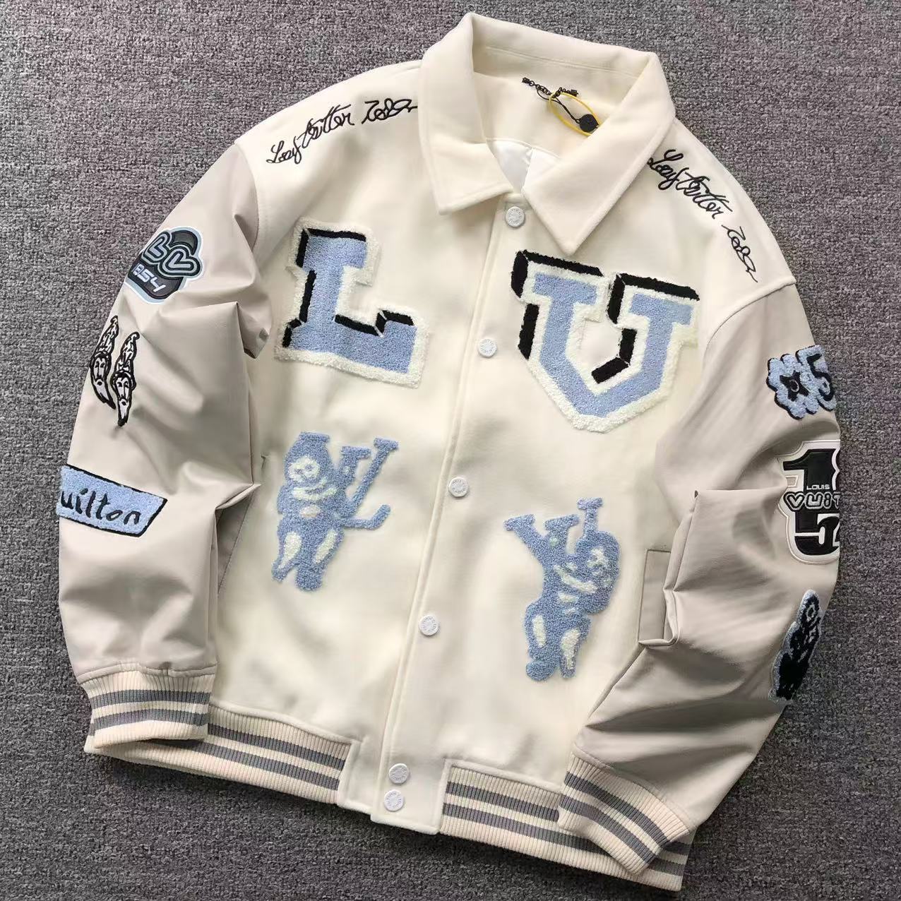 LV. VESTE