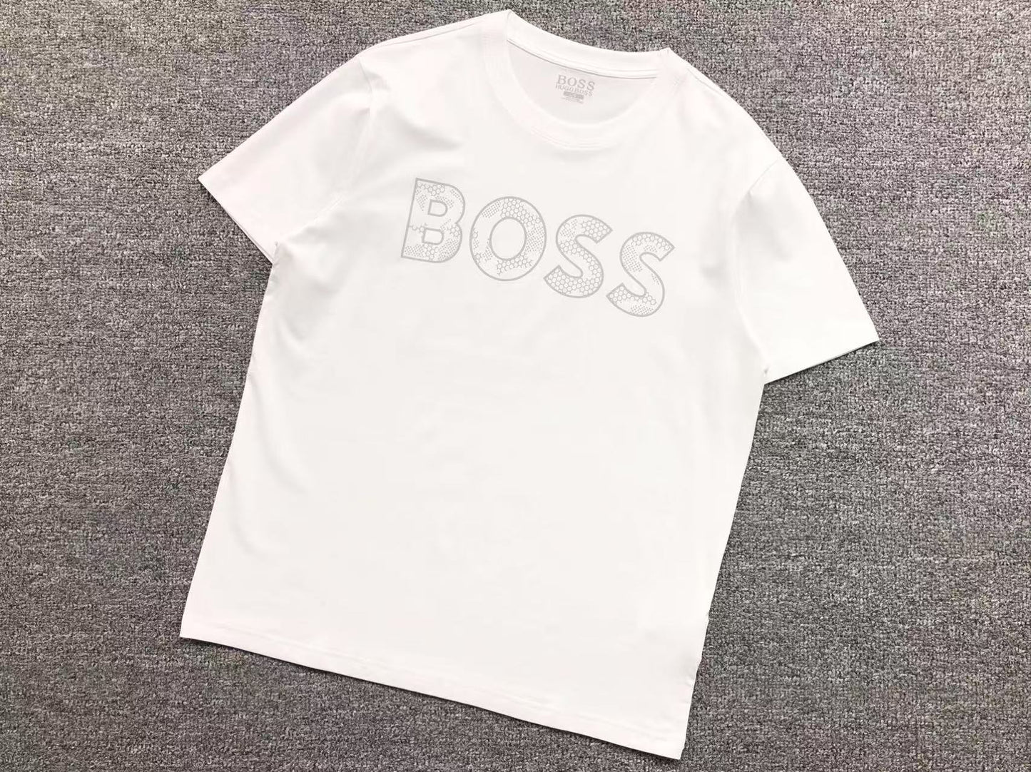 HUGO BOSS T-SHIRT