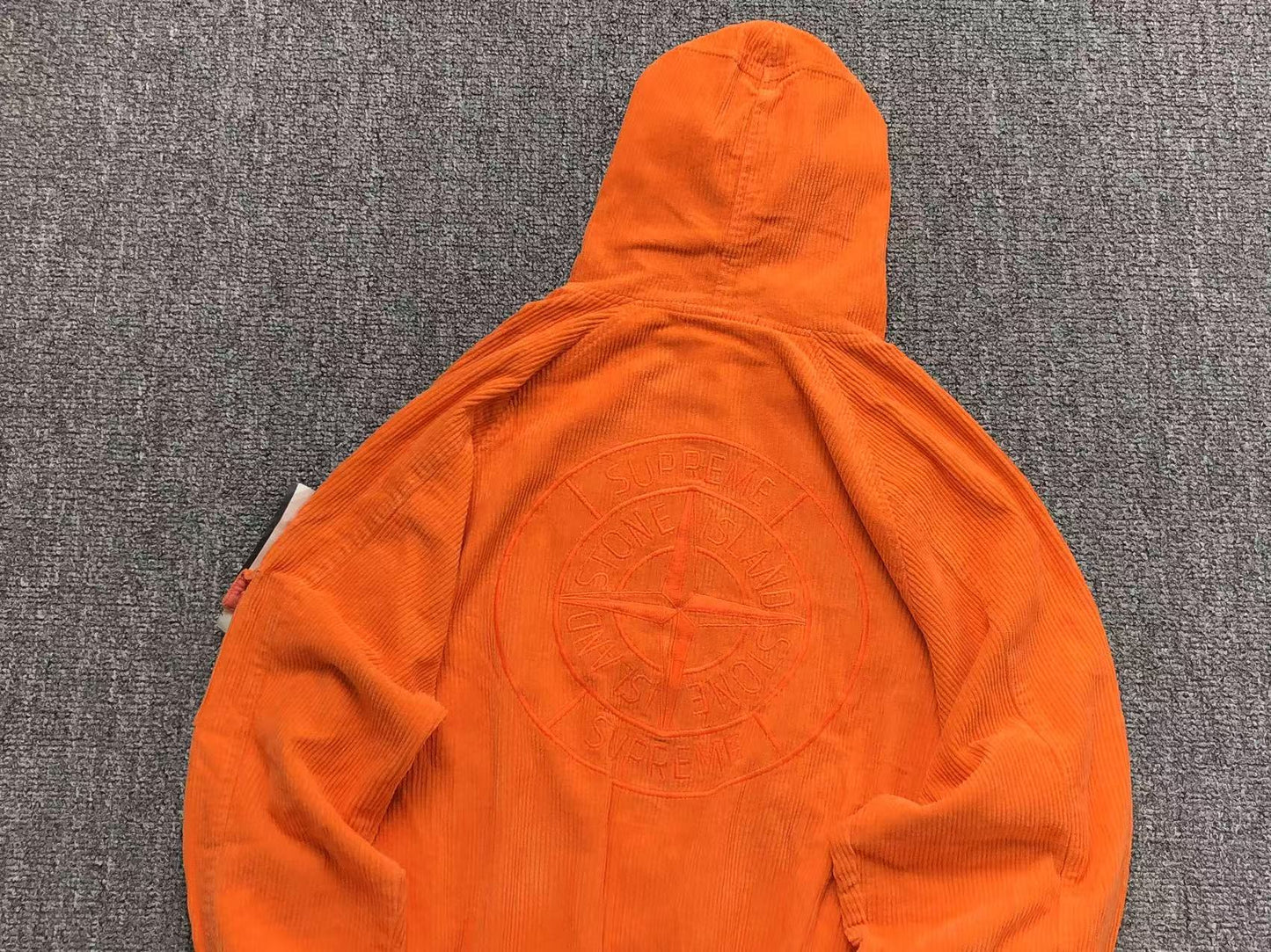 STONE ISLAND VESTE A CAPUCHE