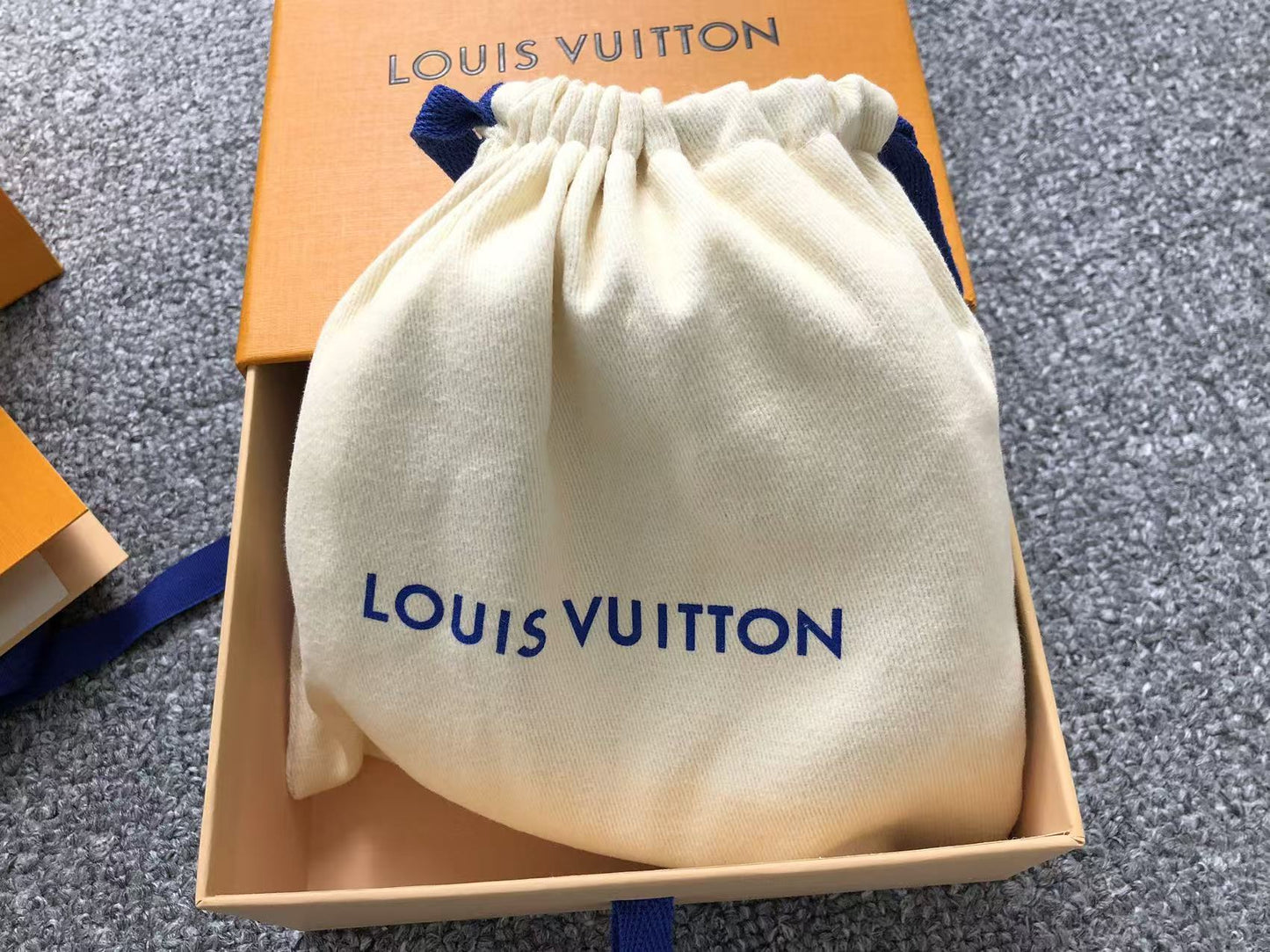 LV. CEINTURE